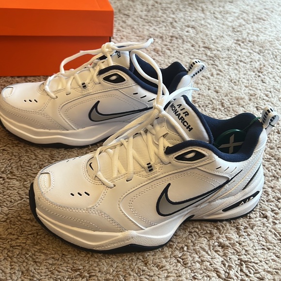 Air Monarch IV White Navy. Authentic ( With Stock X authentication) - Picture 7 of 7
